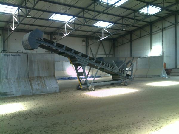 Bulk belt loading conveyor